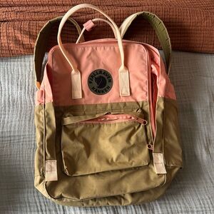 Fjallraven kanken - landsort color with laptop sleeve